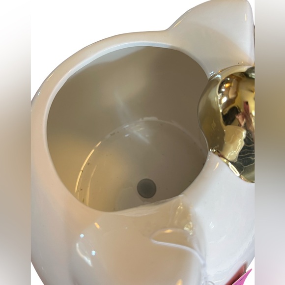 Hello Kitty Clearance Price is firm! Silk Floral Centerpiece Ceramic Planter - Picture 10 of 12